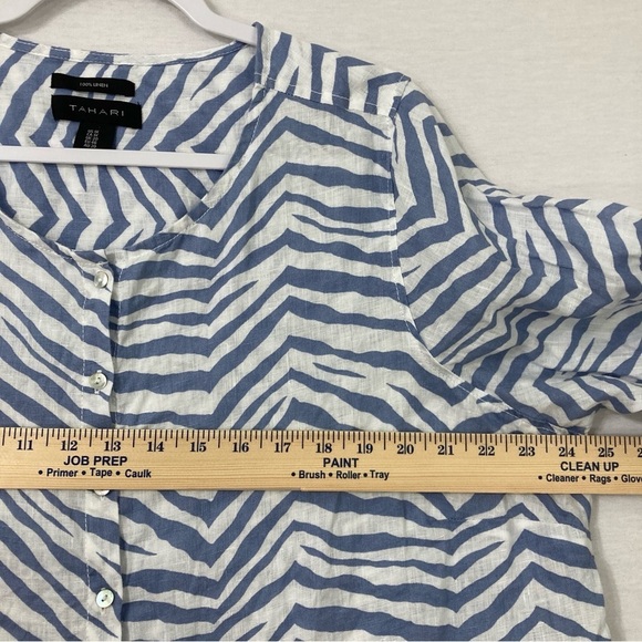 Tahari Blue White 100% Linen Rolled Tab Button Down size 1X - Picture 6 of 11